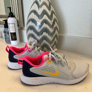 Nike Tennis Shoes